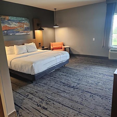 La Quinta Inn & Suites By Wyndham バーズタウン エクステリア 写真